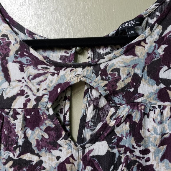 Purple And White Floral Elegant Long Sleeve Top- Size Large - Picture 3 of 5